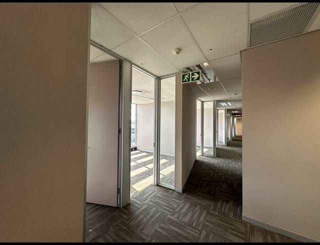 493.70M² OFFICE TO LET IN HIGHVELD